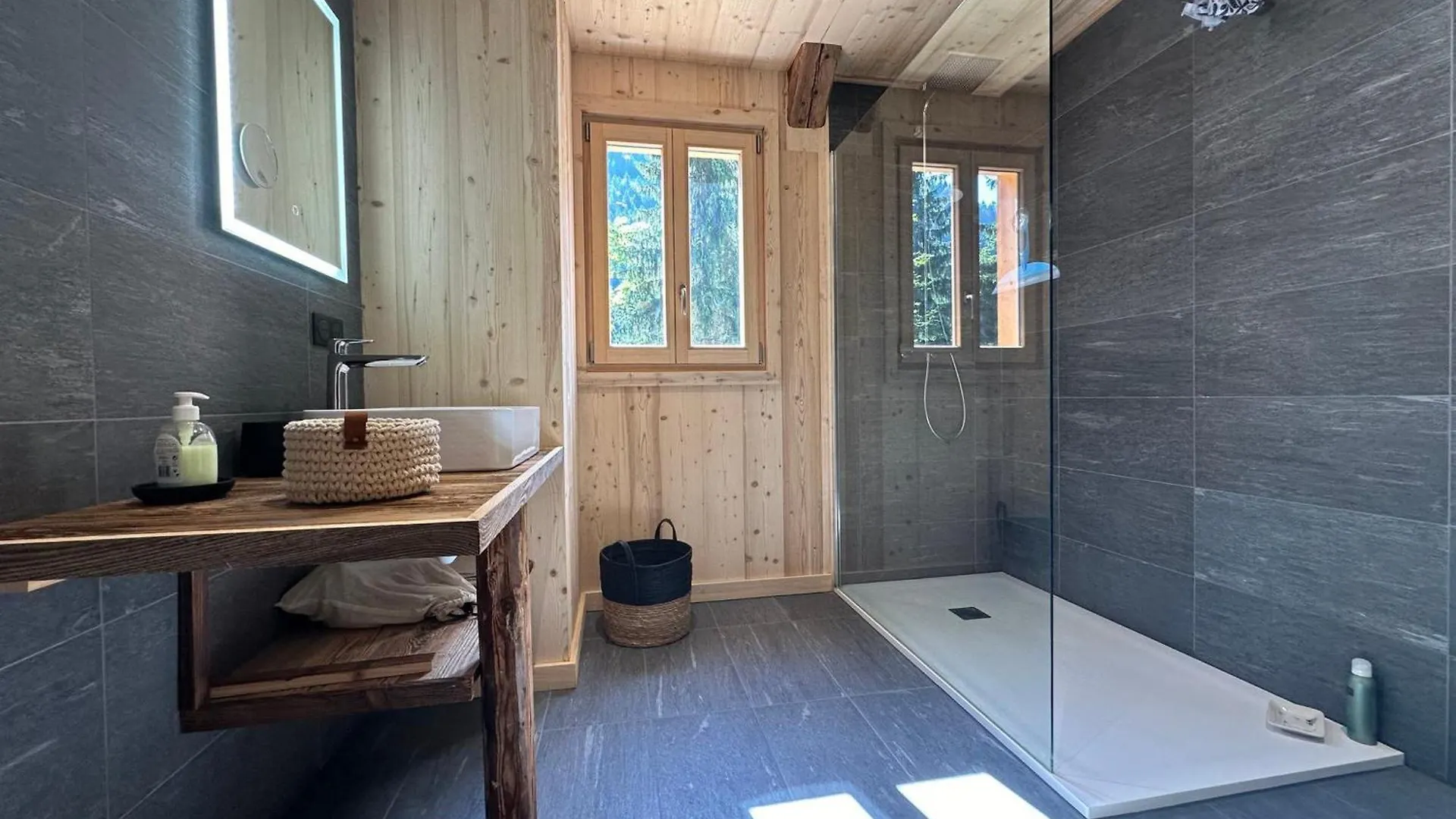 Chalet Confortable Avec Cheminee Et Terrasse A Samoens - Fr-1-624-5